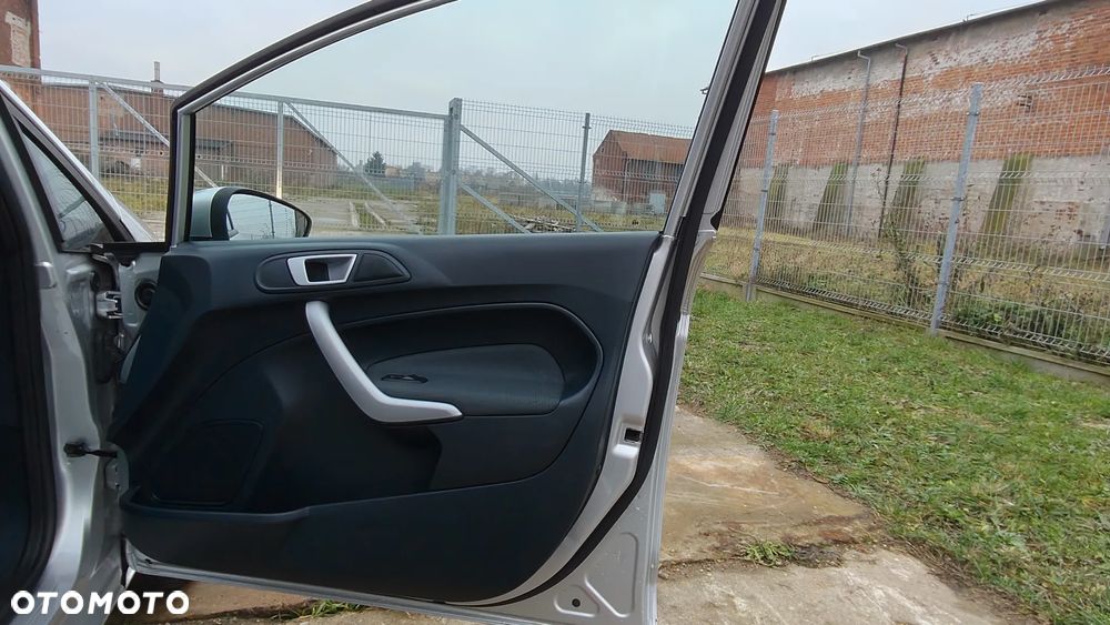 Ford Fiesta 1.6 TDCi Individual - 27