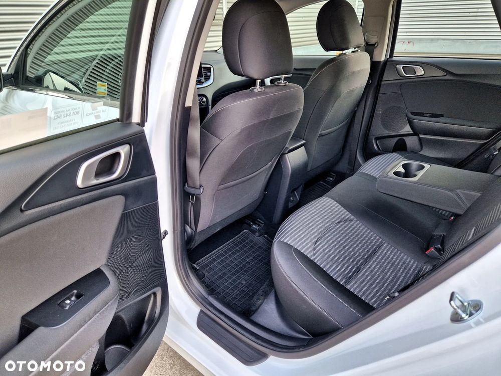 Kia Ceed 1.5 T-GDI M - 19