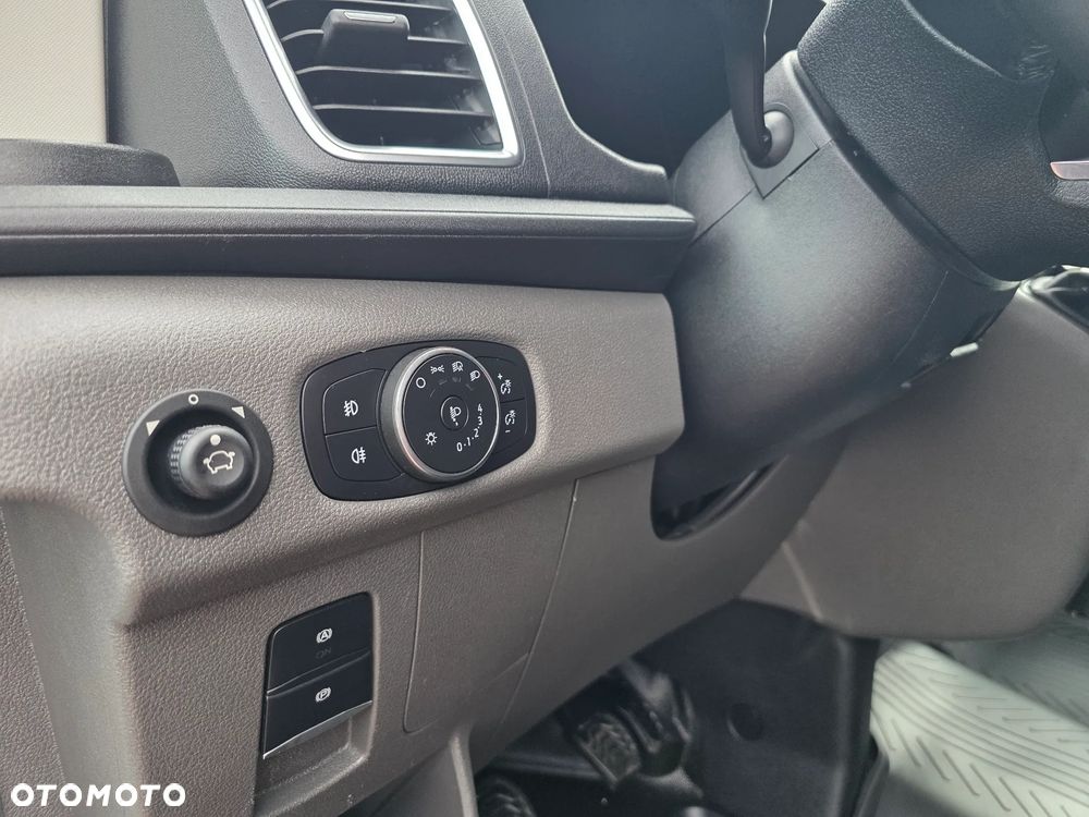 Ford Transit L4 RWD Trend - 24