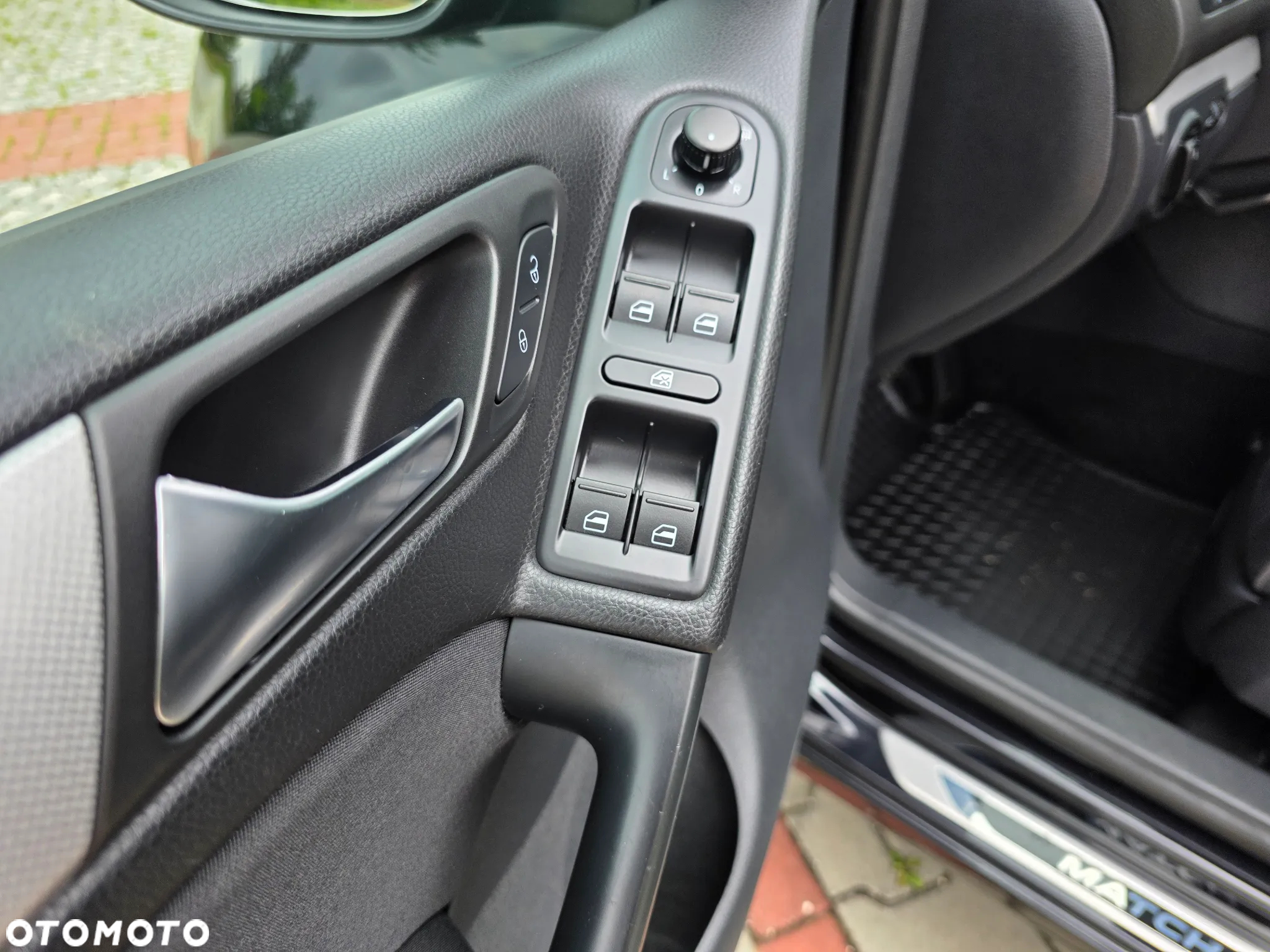 Volkswagen Golf 2.0 TDI DPF MATCH - 25