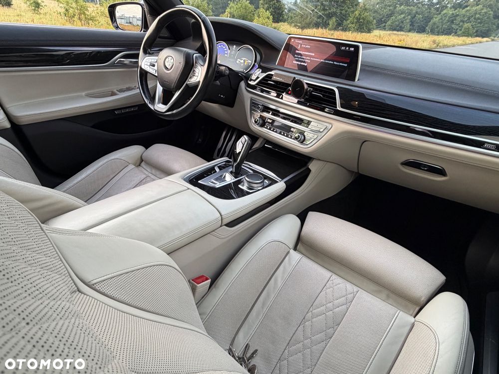 BMW Seria 7 740d xDrive - 22
