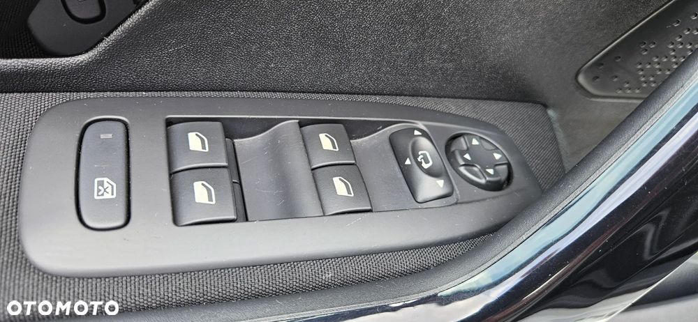 Peugeot 208 1.2 PureTech Allure S&S EAT6 - 16