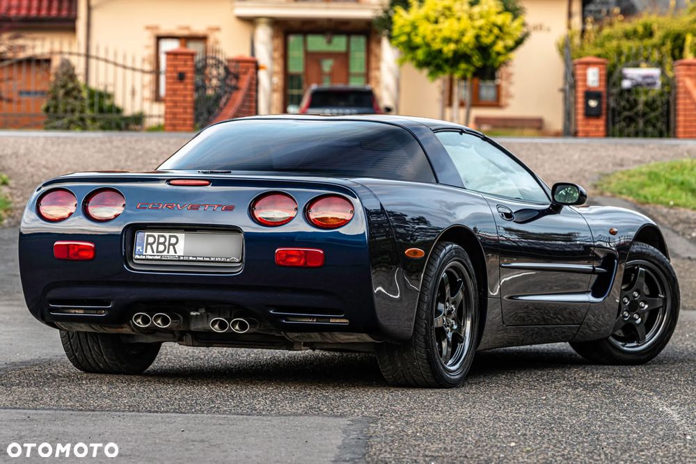 Chevrolet Corvette - 10