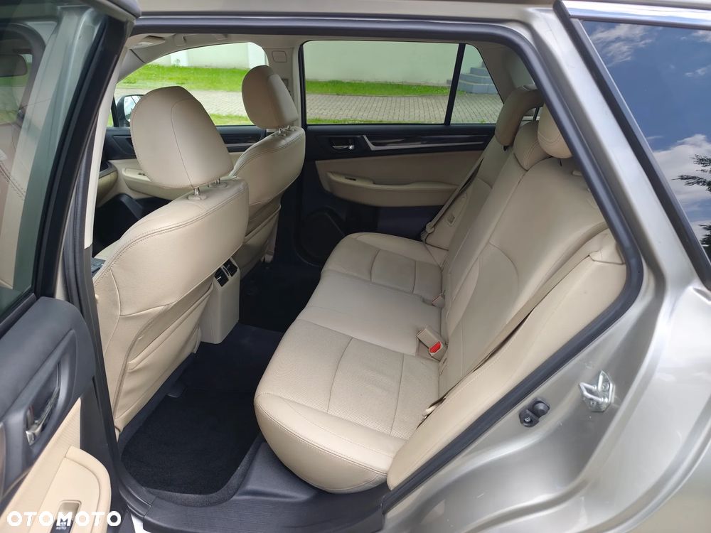 Subaru Outback 2.0D Exclusive Lineartronic - 24