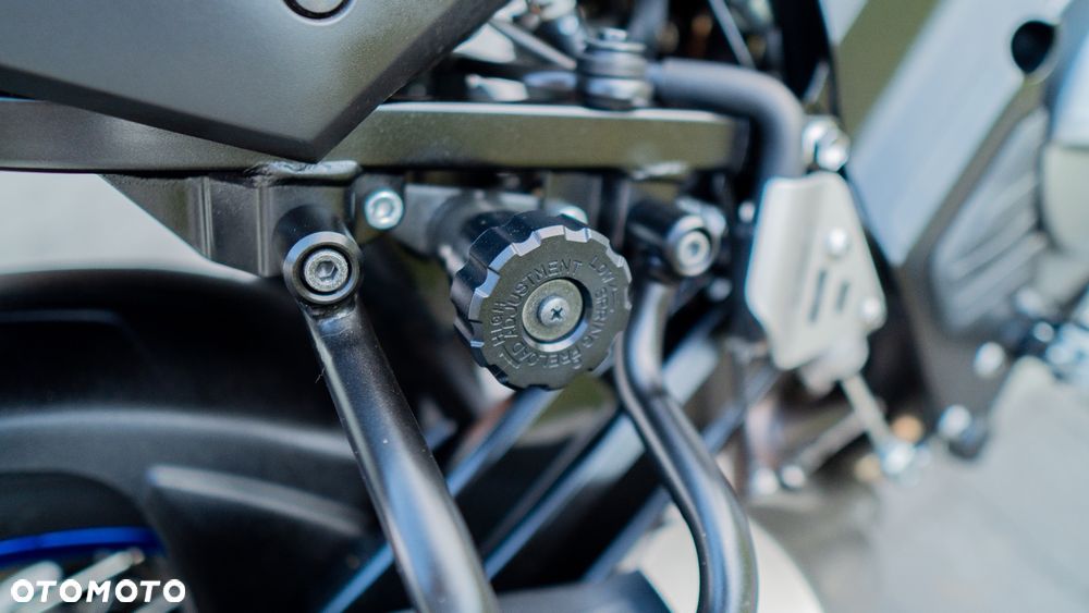 Suzuki V-STROM - 32