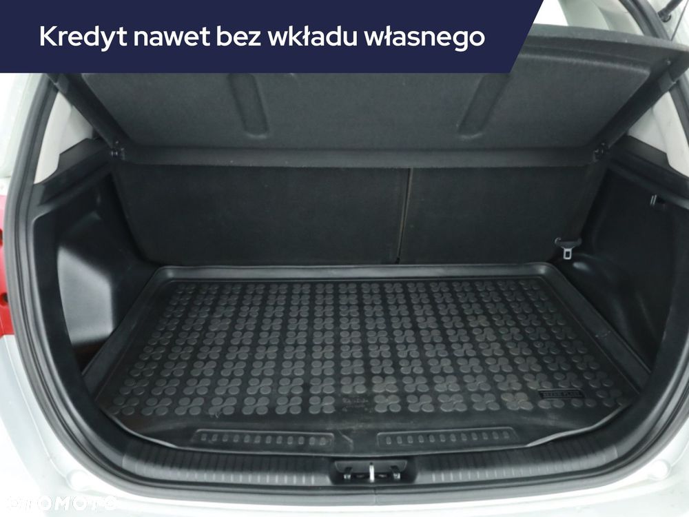 Kia Venga - 23