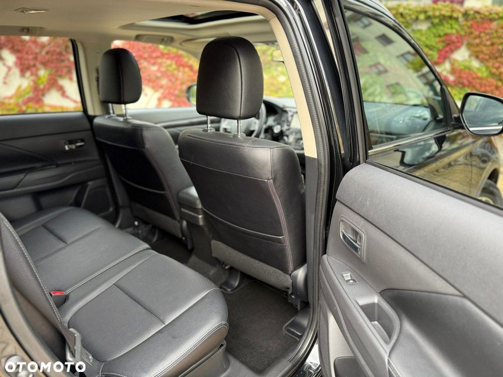 Mitsubishi Outlander - 11