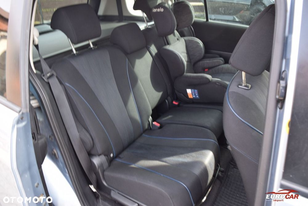 Mazda 5 - 11