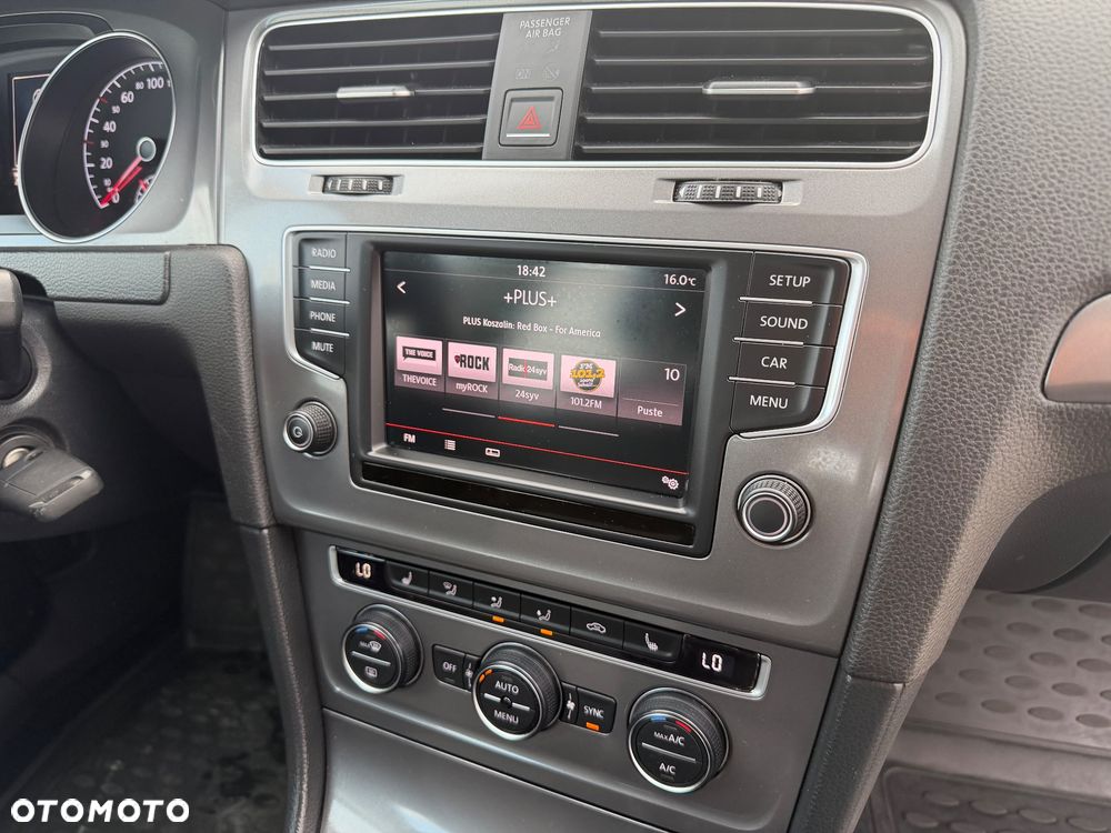 Volkswagen Golf 1.6 TDI BlueMotion Technology Comfortline - 23