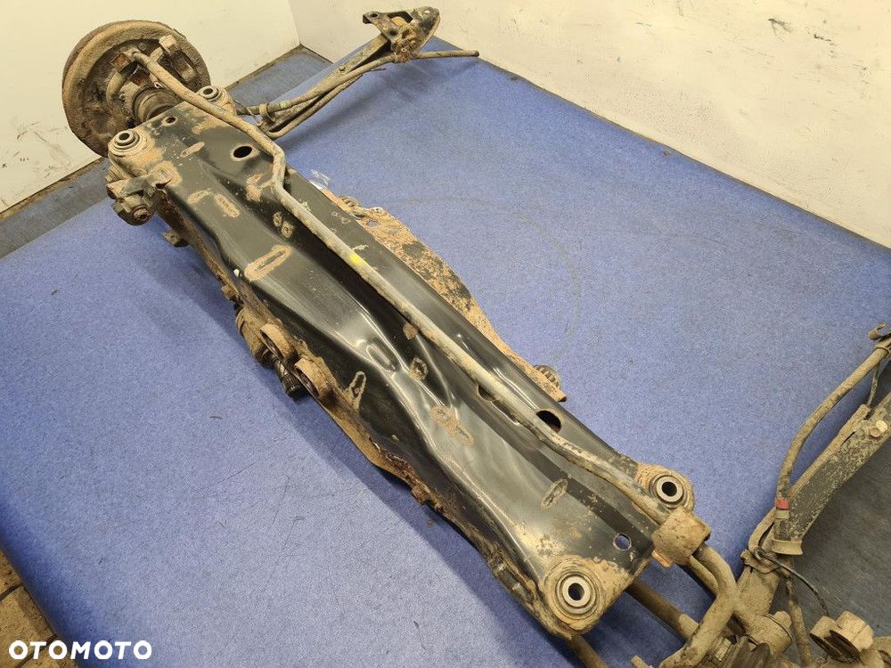 SUBARU FORESTER II LIFT 2.0B AUTOMAT BELKA ZAWIESZENIA TYŁ - 8