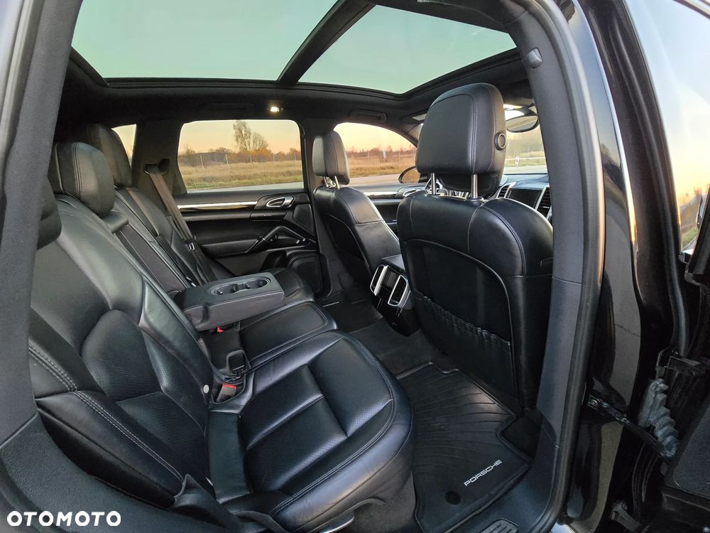 Porsche Cayenne - 35