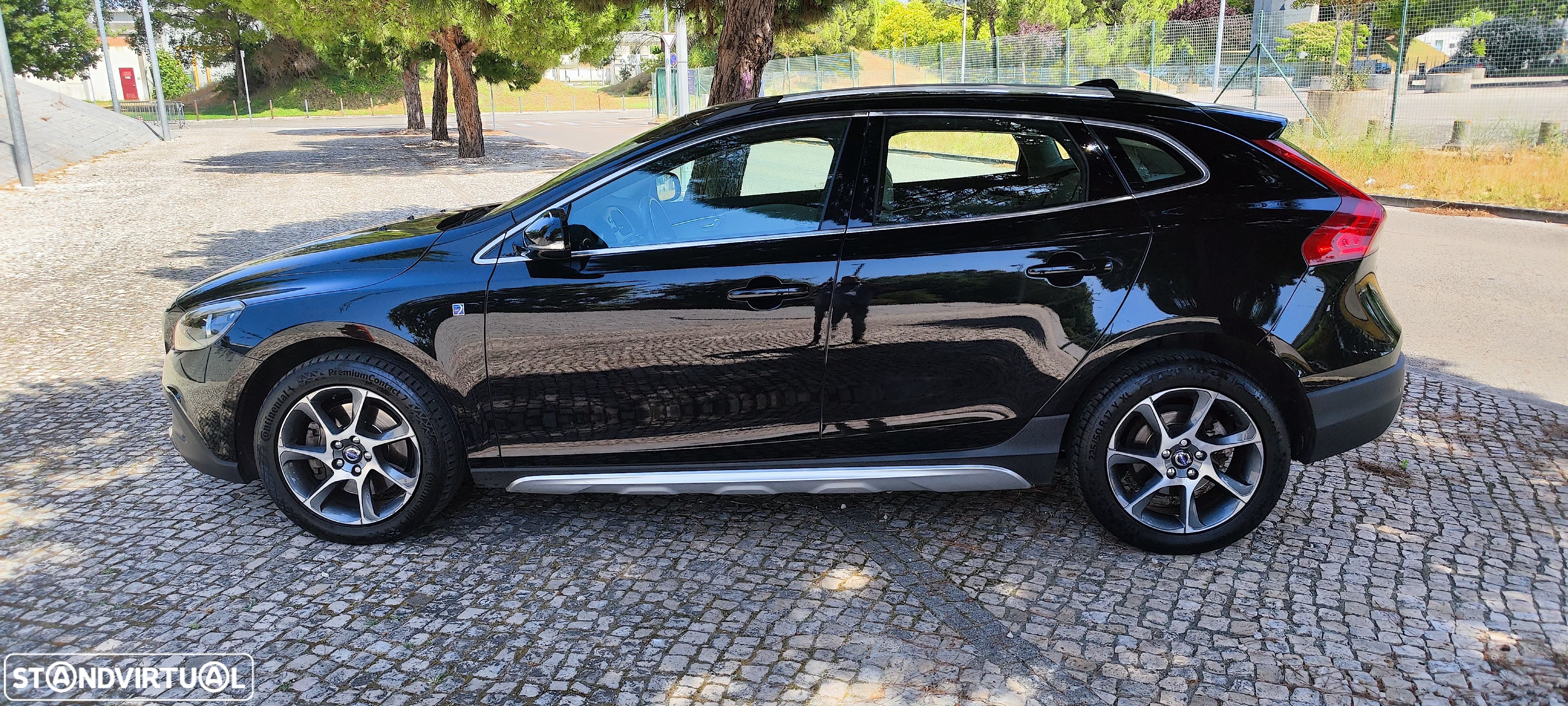 Volvo V40 Cross Country 2.0 D2 VOR - 1