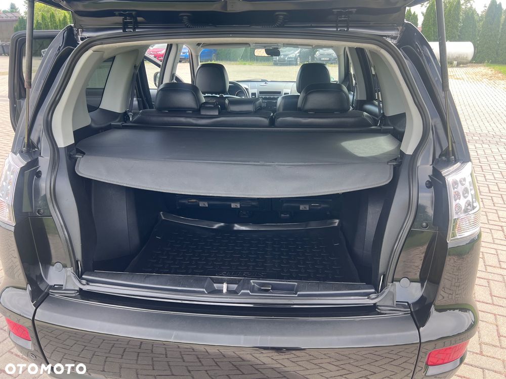 Mitsubishi Outlander 2.0 2WD CVT Invite - 13