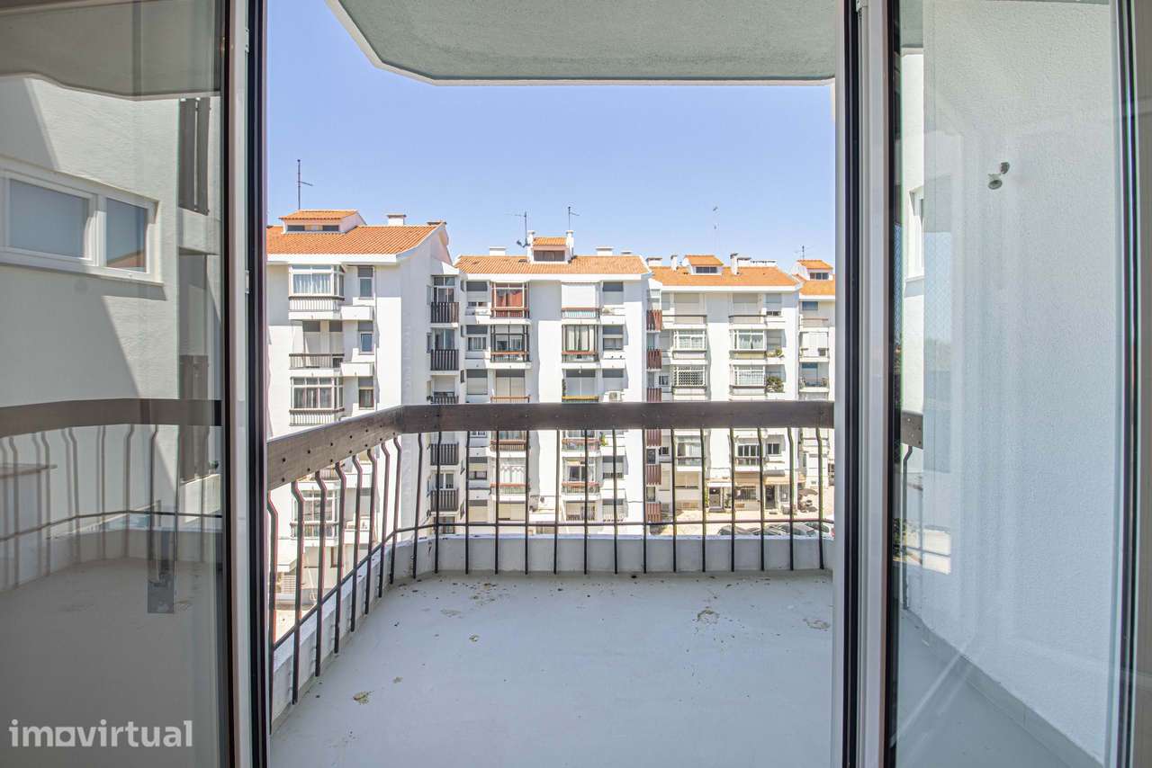 Excelente apartamento T2 com localização privilegiada em São João do E - Grande imagem: 4/30