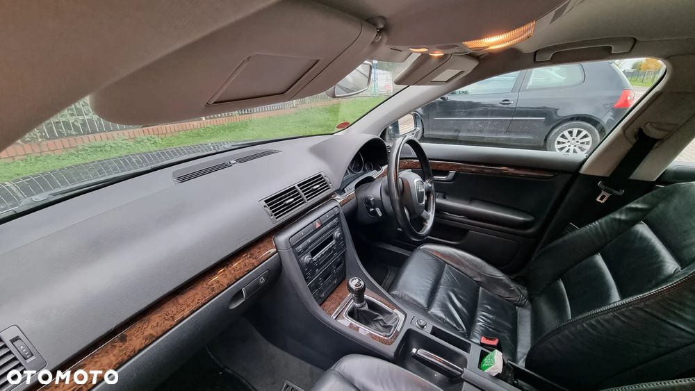Audi A4 Limousine - 8