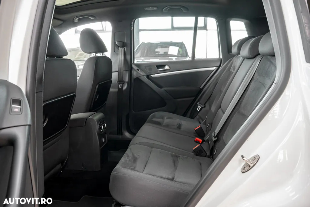 Volkswagen Tiguan 2.0 TDI SCR 4MOTION BlueMotion Technology DSG Sport & Style - 25