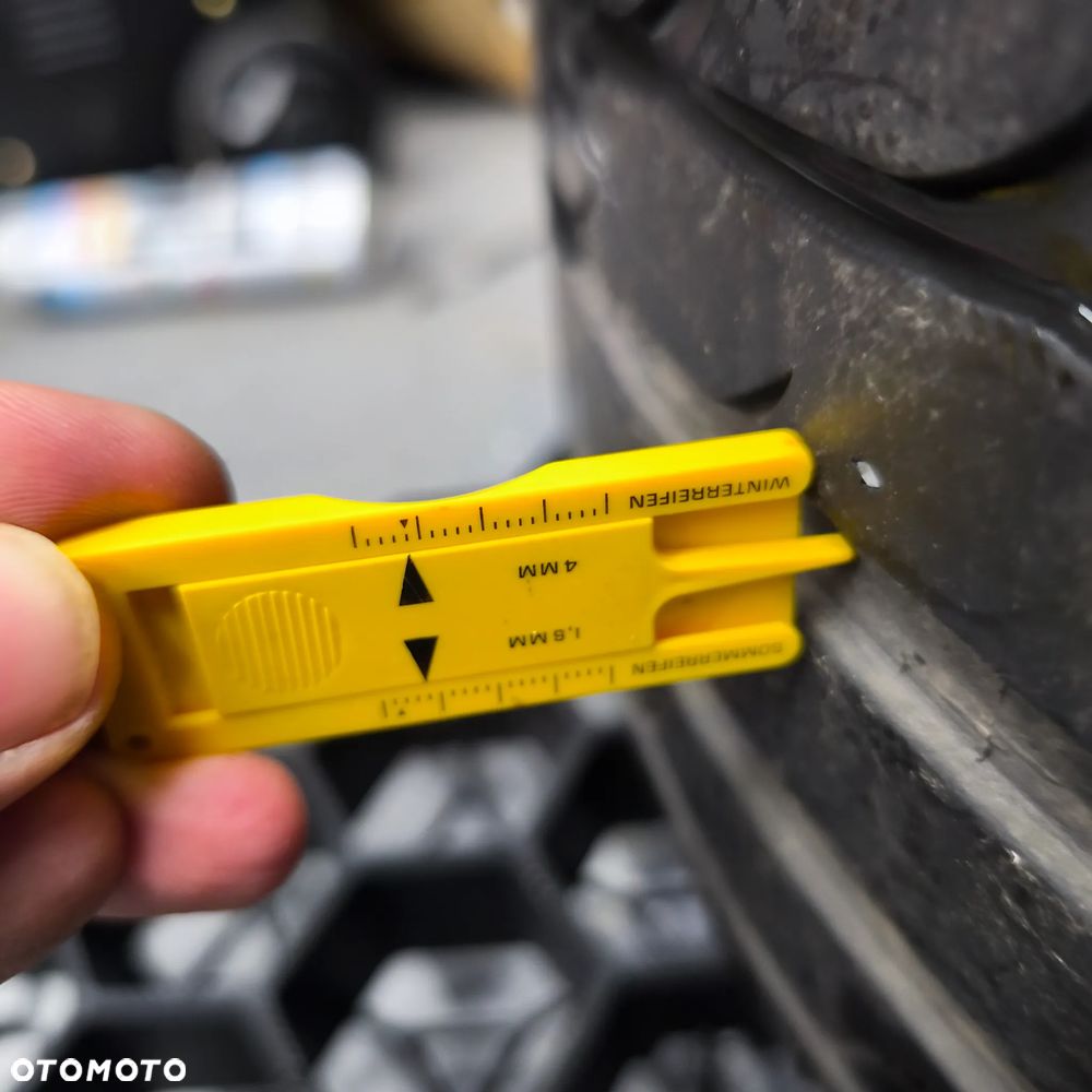 Felgi Audi A3 S-line 18" | 8P0601025BA | Do renowacji / Jedna krzywa - 11