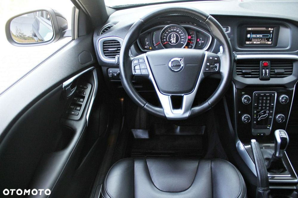 Volvo V40 T3 Kinetic - 11