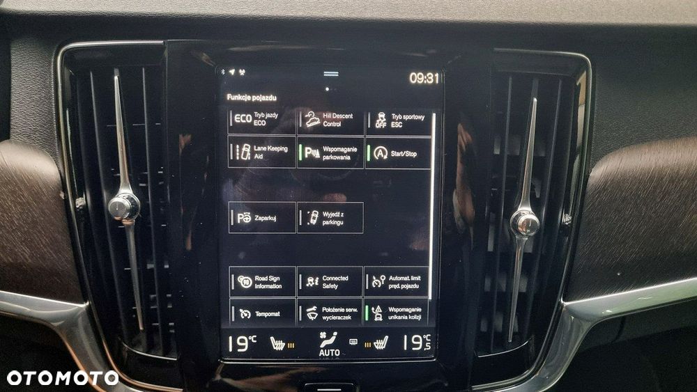 Volvo V90 Cross Country - 23