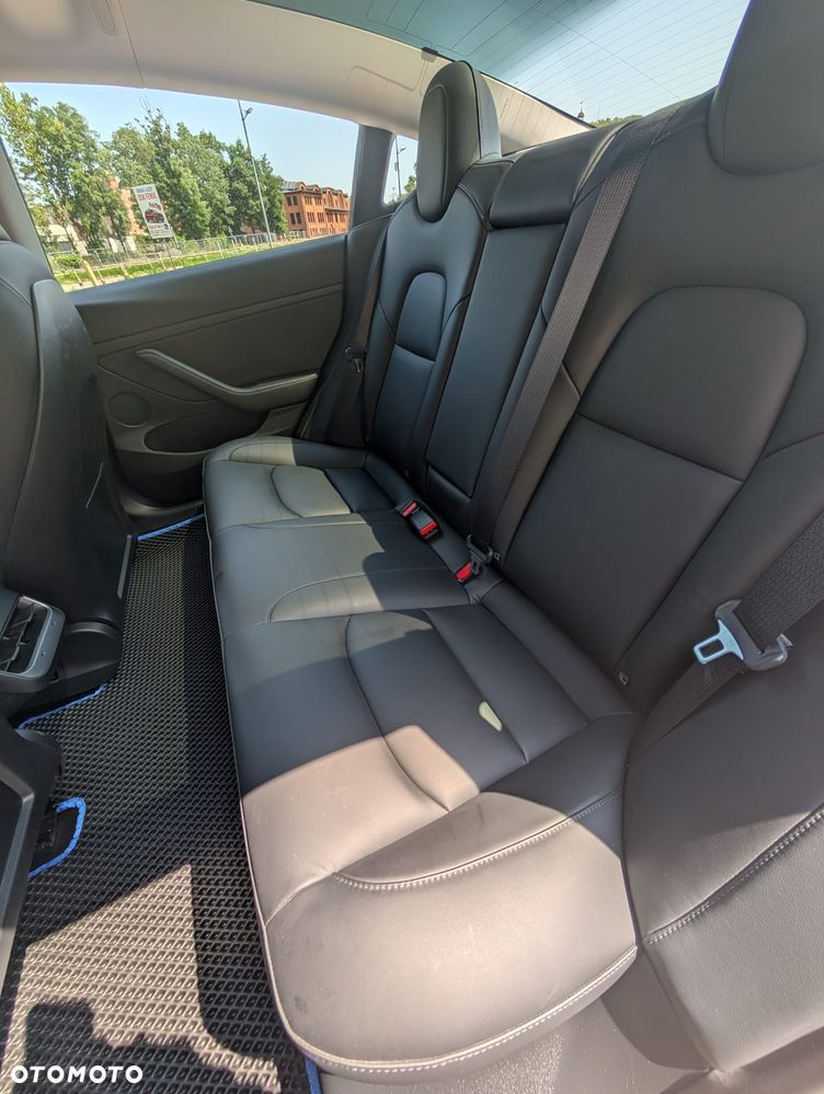 Tesla Model 3 - 24