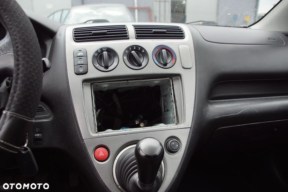 Auto na części - Honda Civic VII 1.7 CTDI 100 KM 4EE2 61MD4 B92P 2003R Silnik Skrzynia Drzwi Maska Błotnik Klapa Zderzak Lusterko Lampa Klamka Deska Kokpit Sterownik Moduł Czujnik Licznik Panel Kierownica - 12