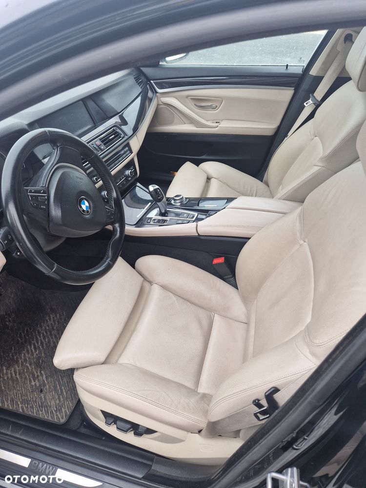 BMW Seria 5 528i xDrive - 4
