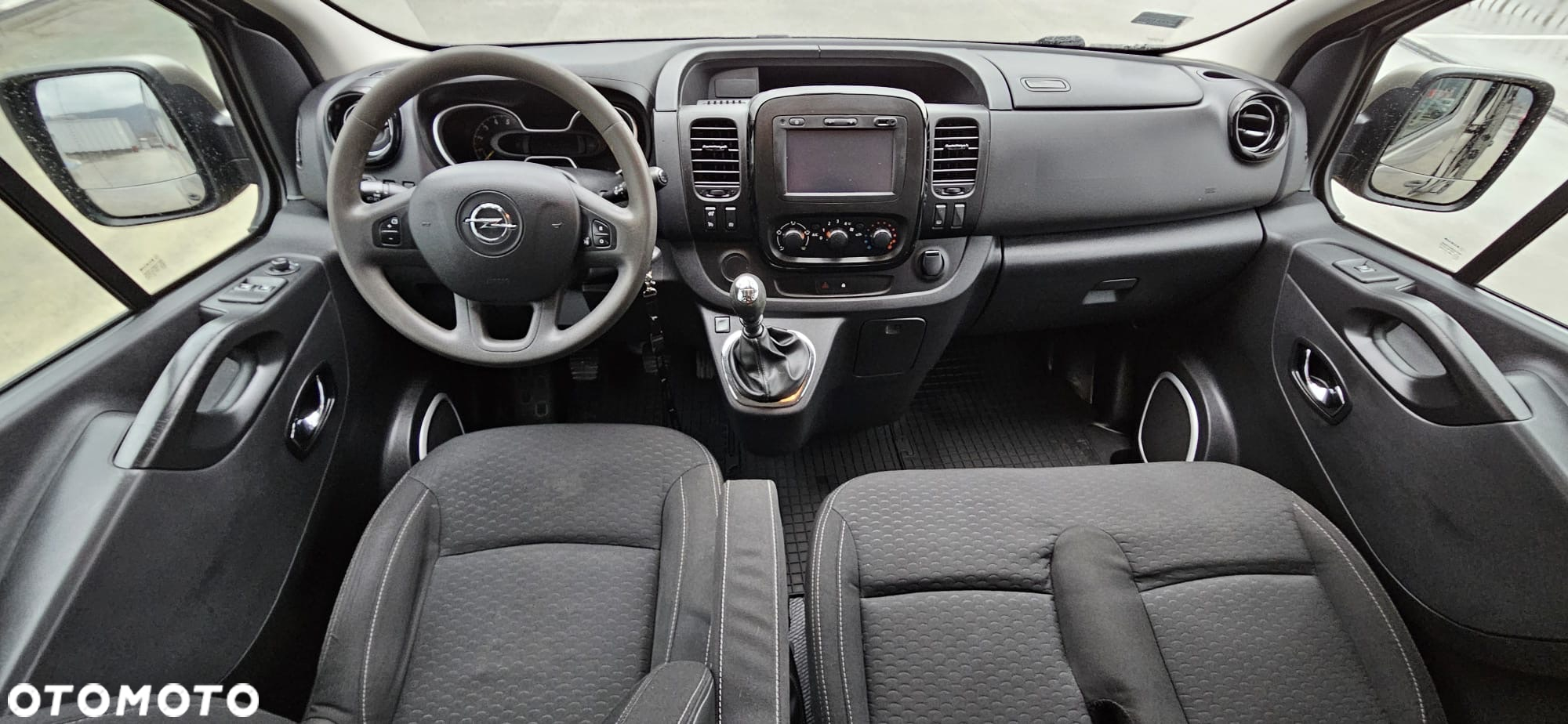 Opel Vivaro - 11