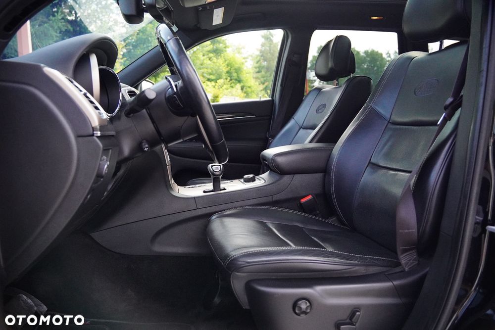 Jeep Grand Cherokee - 24
