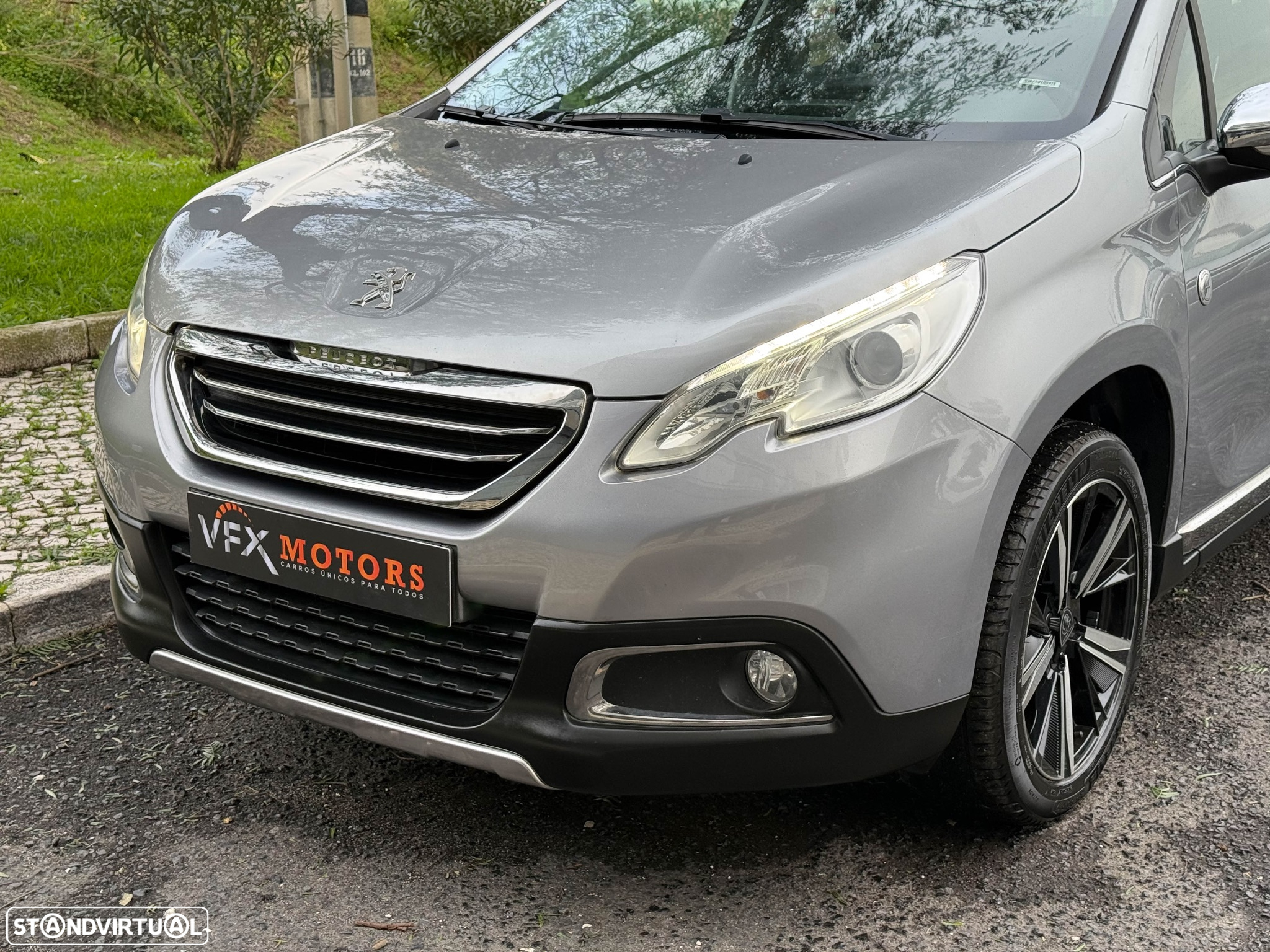 Peugeot 2008 1.2 PureTech Allure - 17