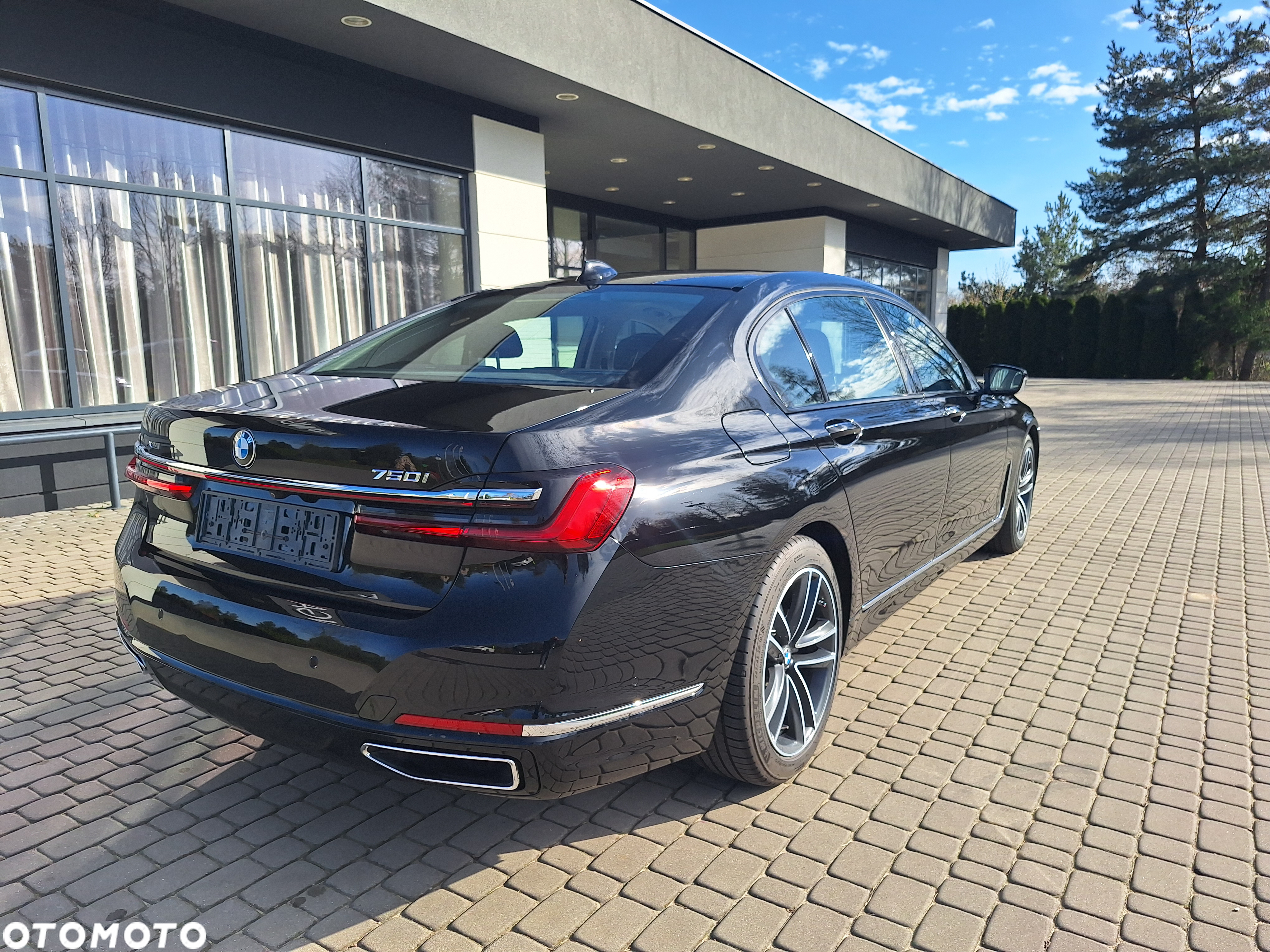 BMW Seria 7 750Li xDrive - 13