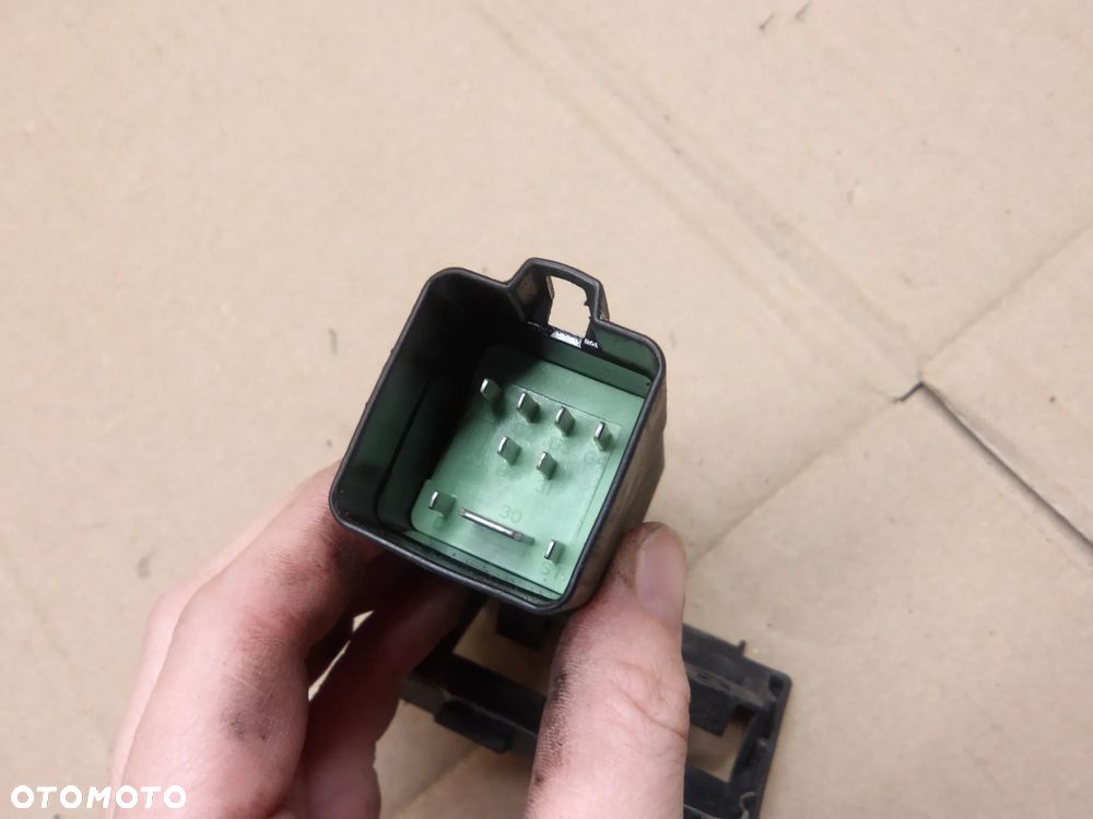 VW TOURAN I LIFT 06-10r. 2.0 TDI PRZEKAŹNIK ŚWIEC ŻAROWYCH 038907281D - 4