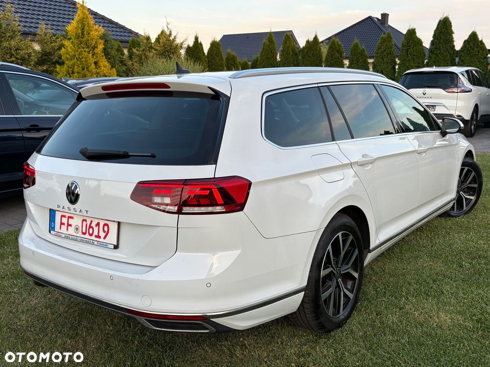 Volkswagen Passat Variant 2.0 TDI EVO Elegance DSG - 30