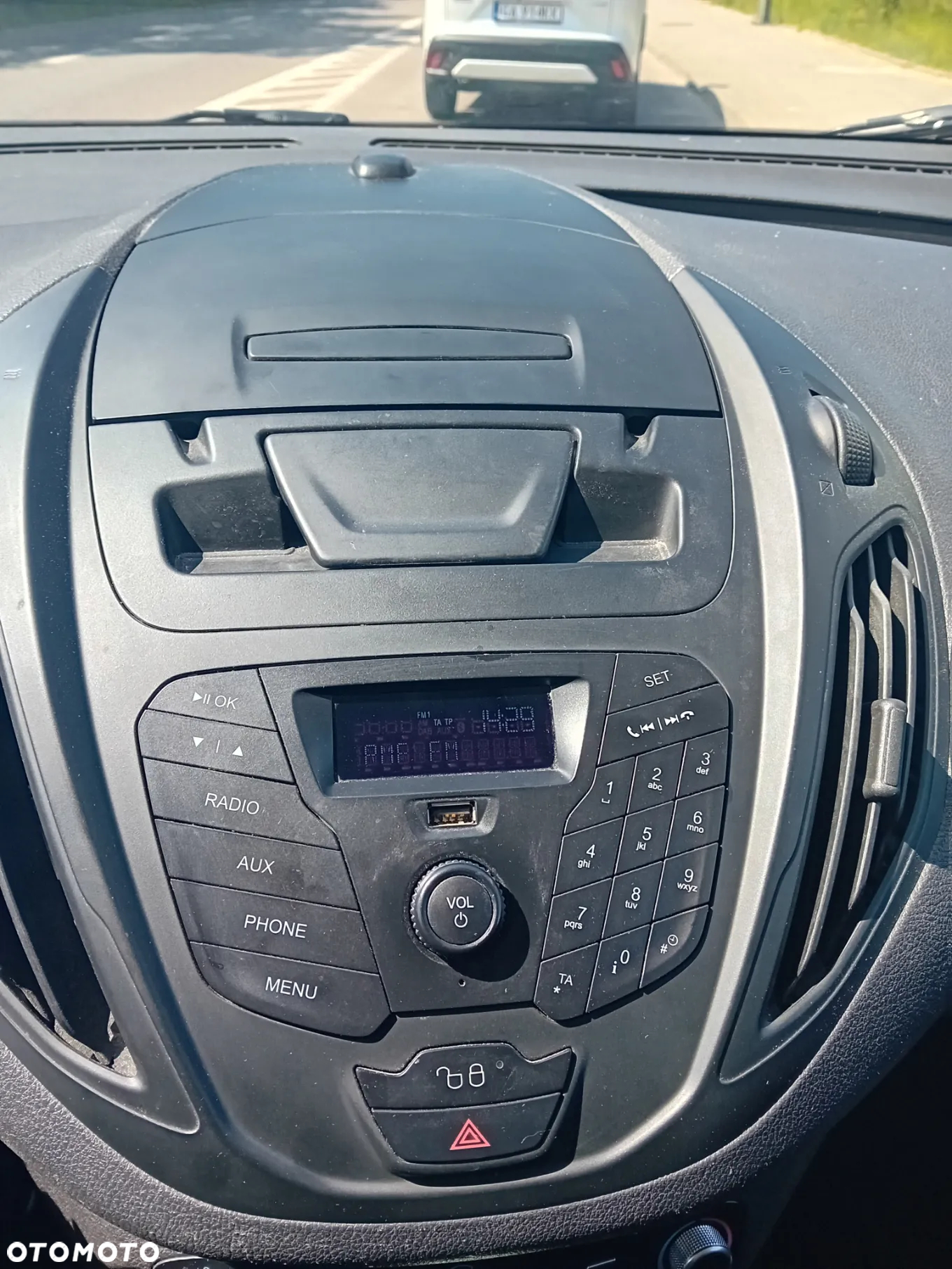Ford Transit Courier 1.0 EcoBoost Ambiente - 10