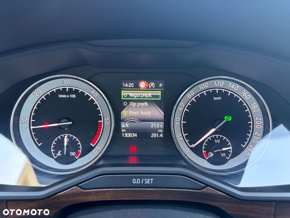 Skoda Superb 2.0 TDI SCR 4x4 Scout DSG - 10