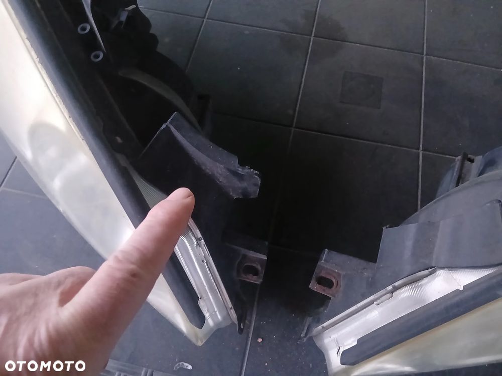 lampy przednie toyota avensis verso - 5