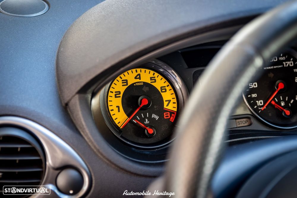 Renault Clio 2.0 16V RS - 20