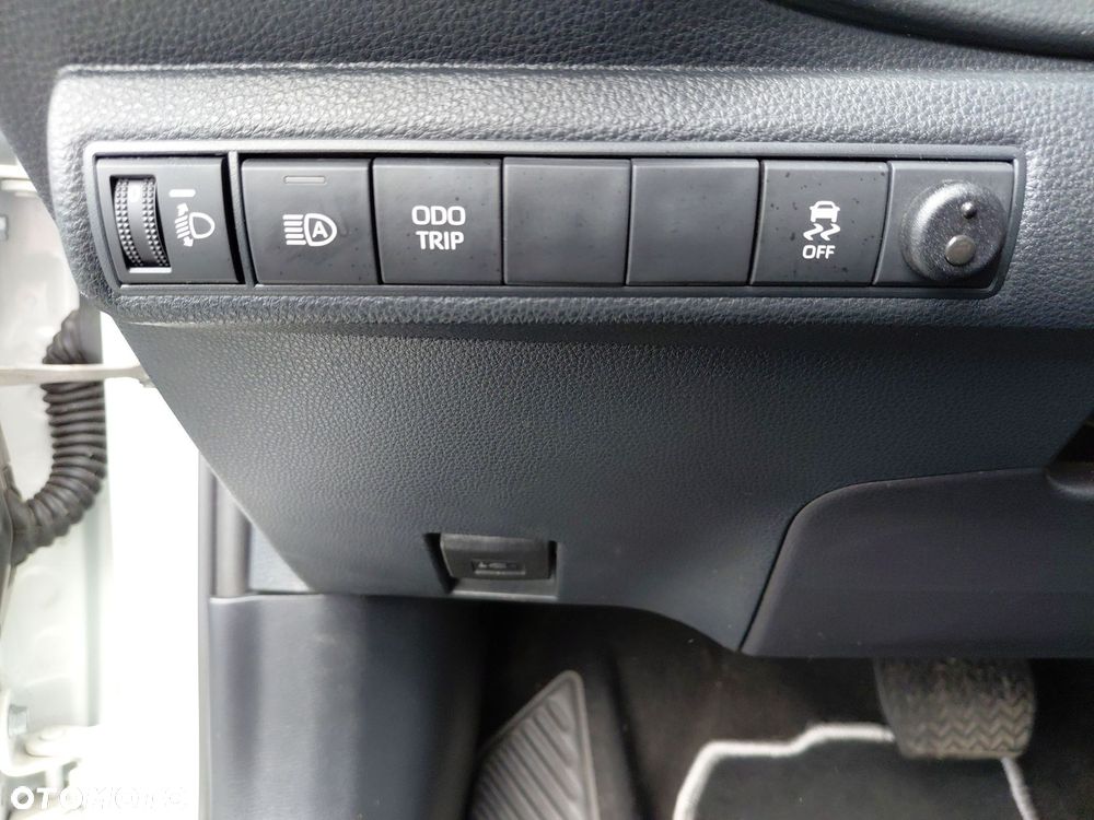 Toyota Corolla 1.8 Hybrid Comfort - 21