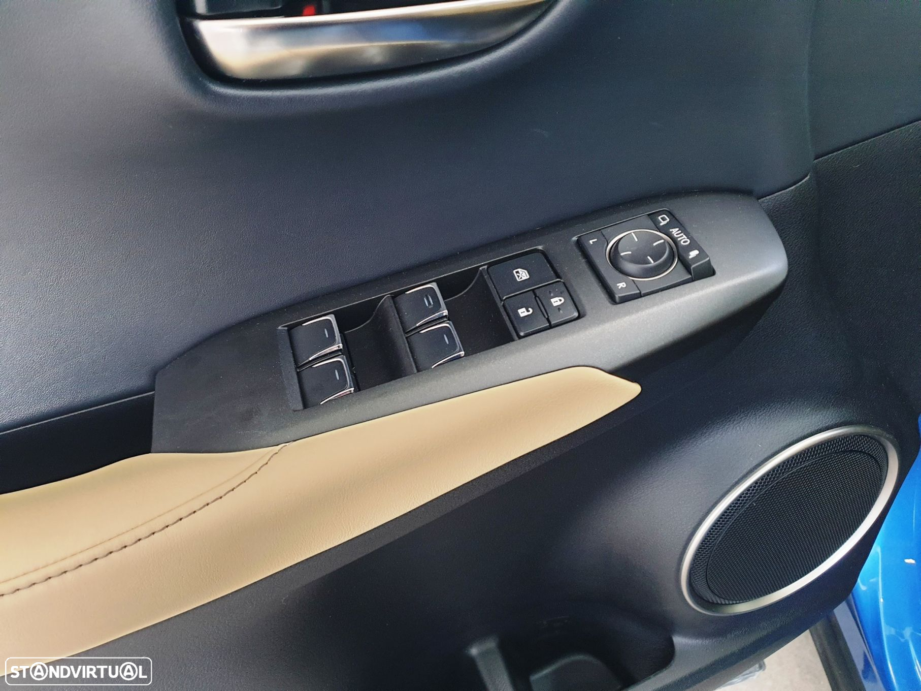 Lexus NX 300h Executive+ - 14