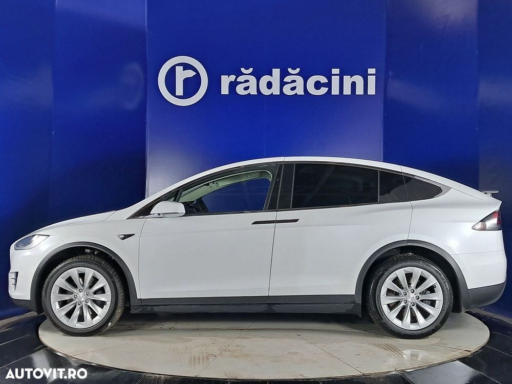 Tesla Model X - 2
