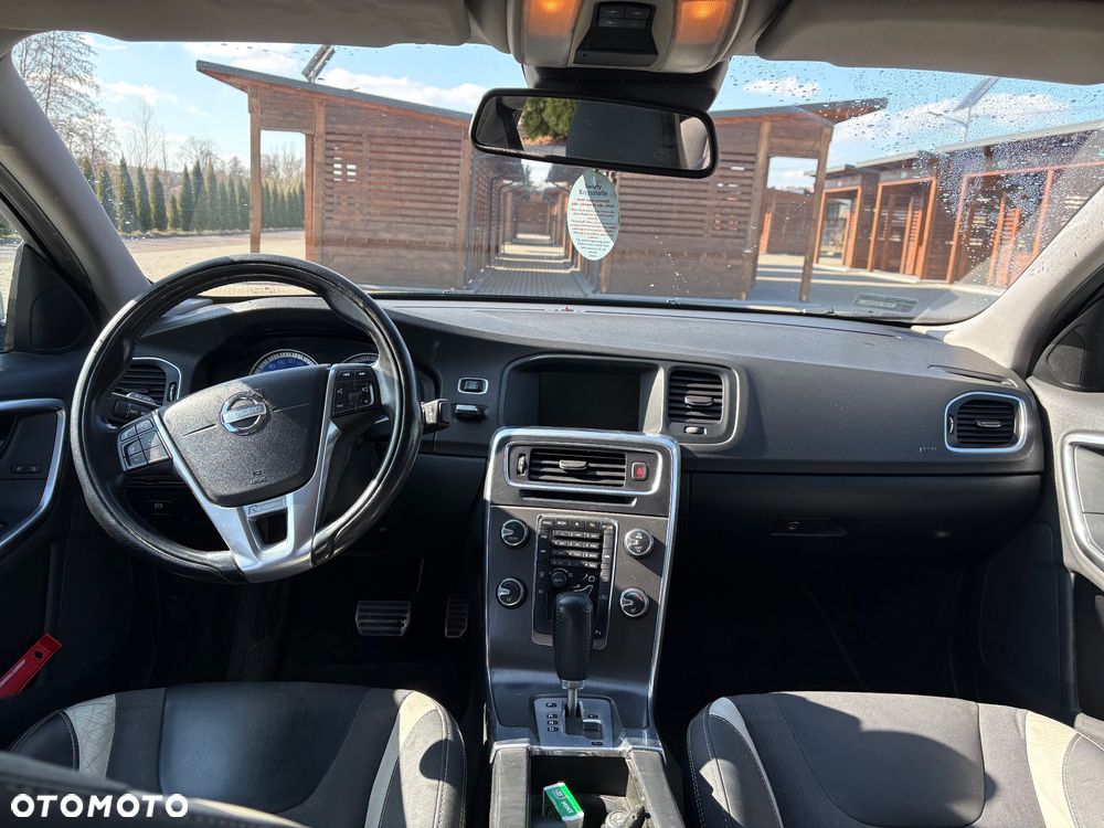 Volvo S60 D3 Geartronic R-Design - 14