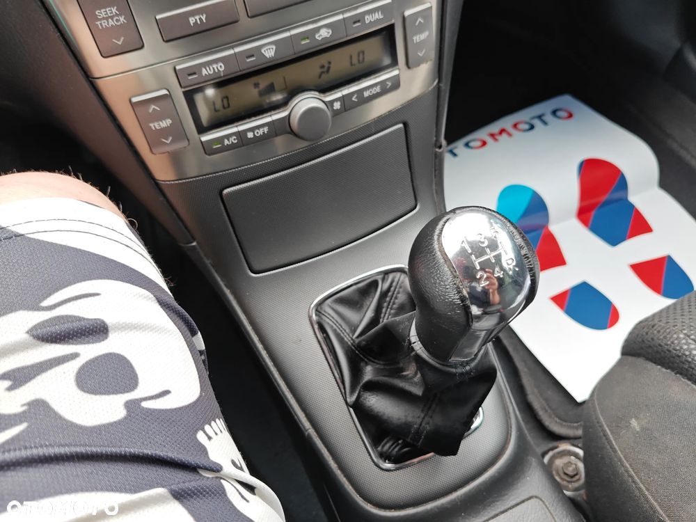 Toyota Avensis 2.0 VVT-i Travel - 31