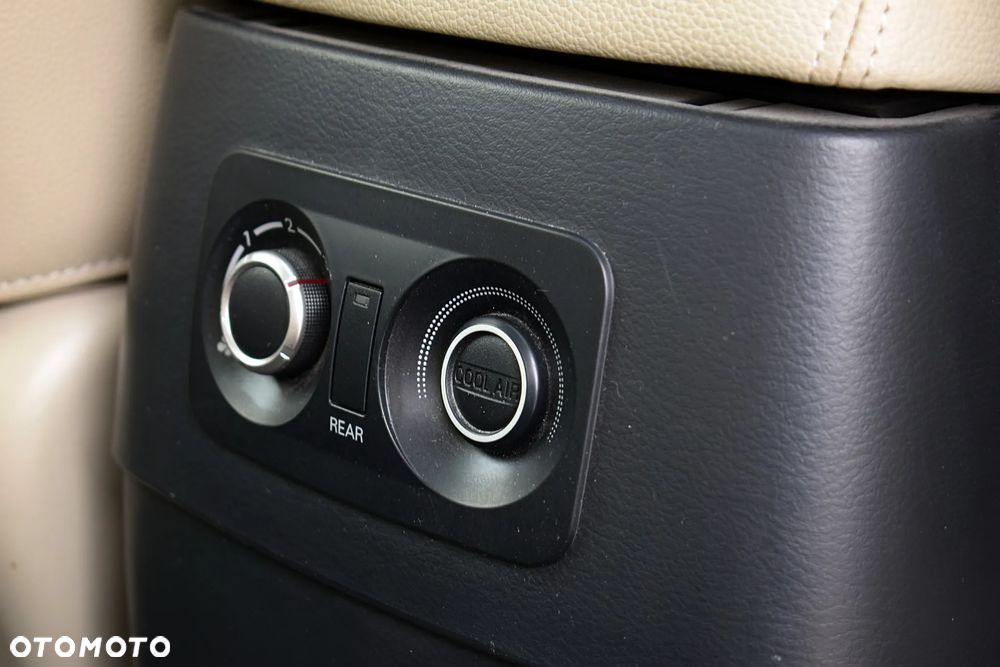 Mitsubishi Pajero - 20
