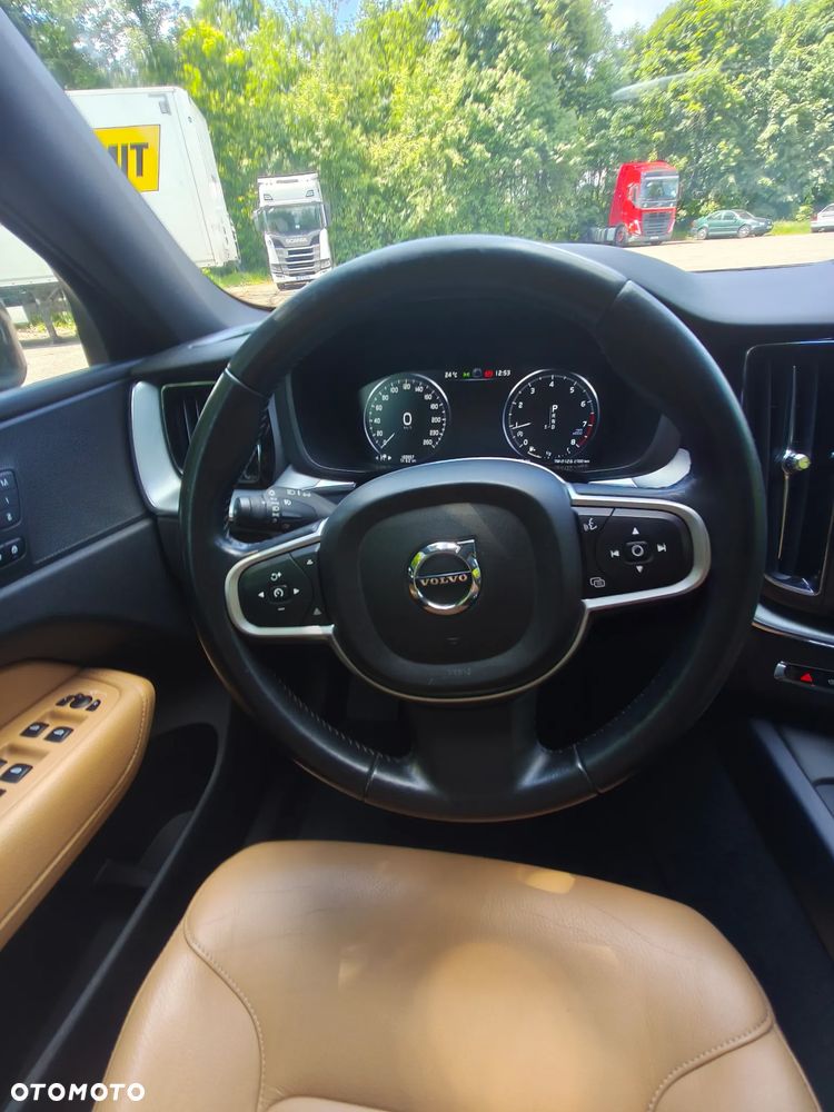 Volvo XC 60 T6 AWD Momentum - 27