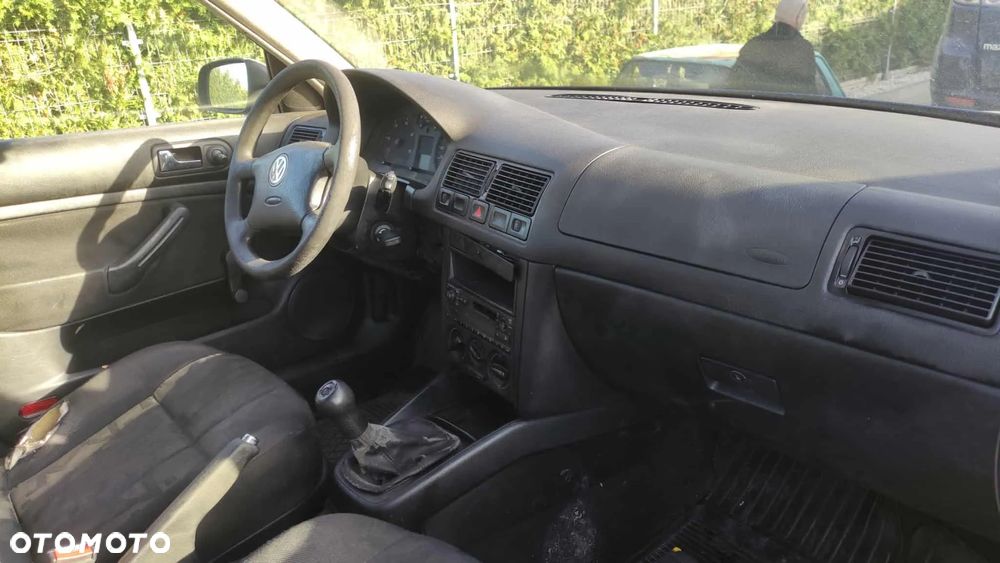 Volkswagen Golf 4 2002 1.9 TDI 110 KM ALH LW5Z - 4