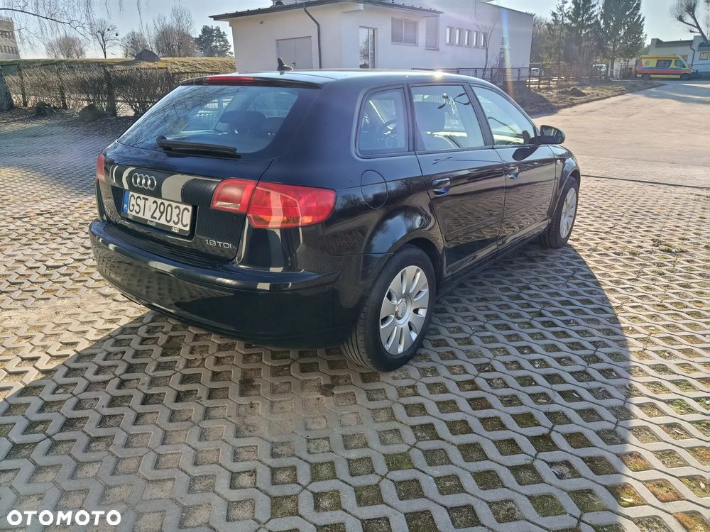 Audi A3 Sportback 1.9 TDI Ambiente - 2