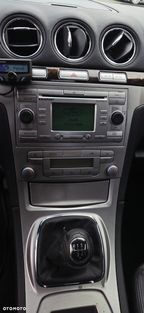 Ford Galaxy 2.0 TDCi Ghia - 24