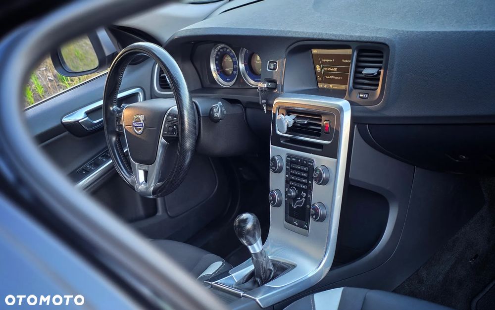 Volvo V60 D2 Momentum - 15