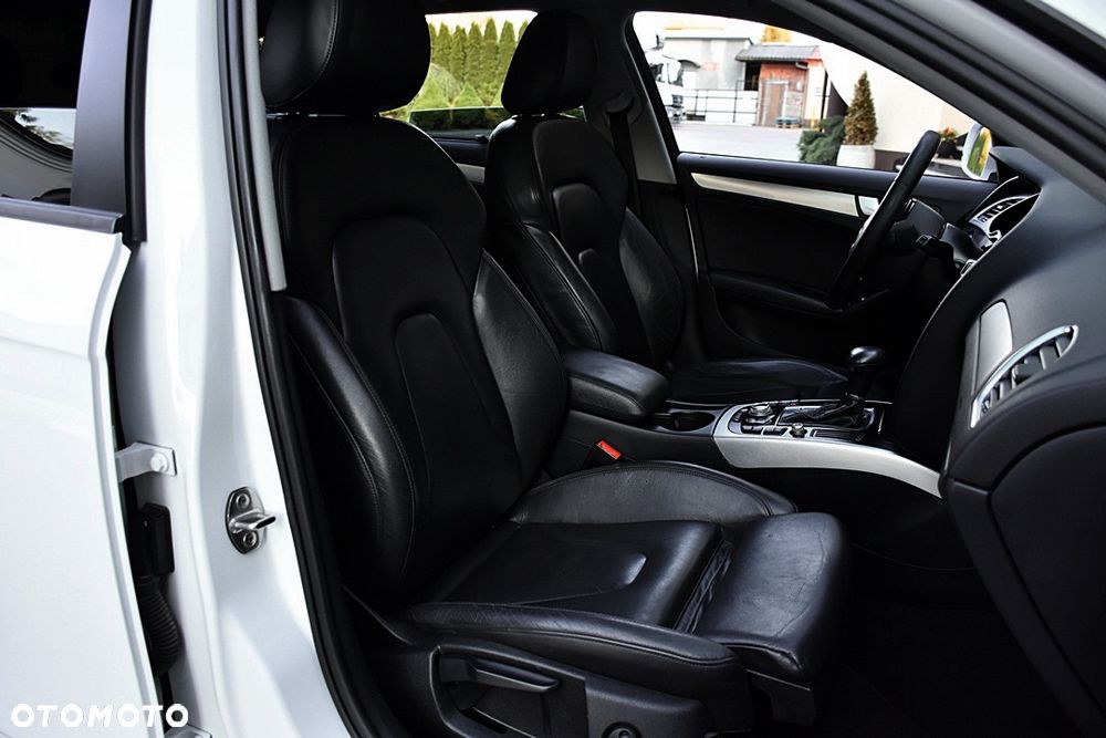 Audi A4 Avant 2.0 TDI DPF clean diesel multitronic S line Sportpaket - 32
