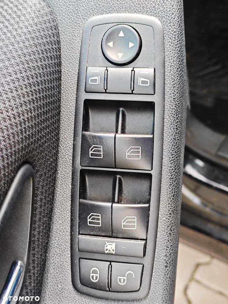 Mercedes-Benz Klasa B 200 CDI Special Edition - 21