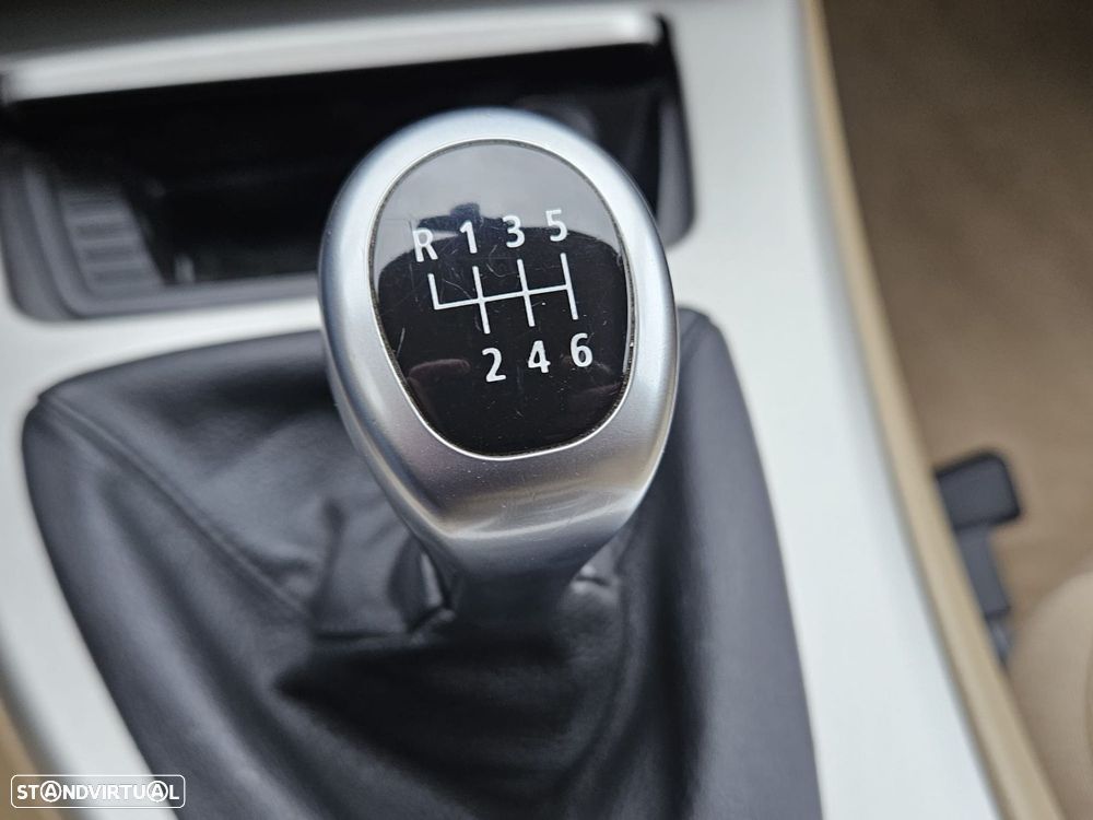 BMW 318 d Touring Sport - 27